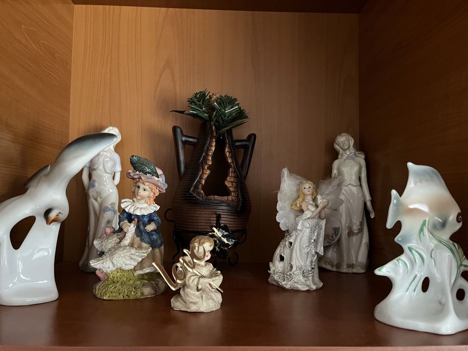 Bibelouri vechi si noi