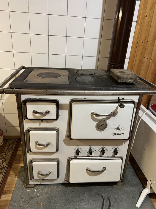 Печка на твърдо гориво