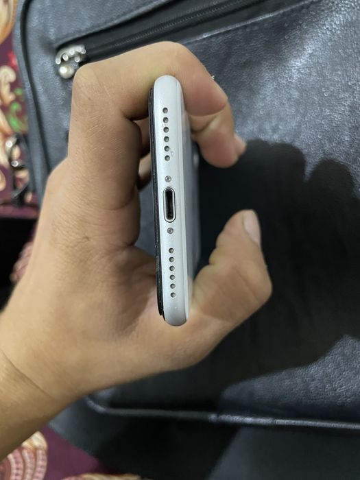 iPhone se 2020 holati ideal