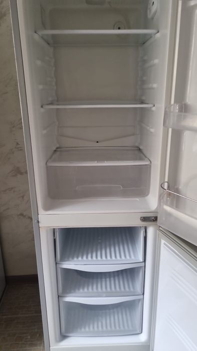 Продам холодильник