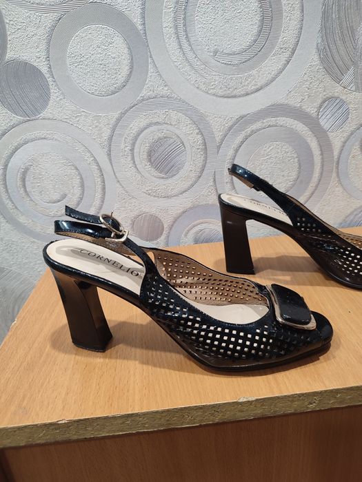 Обувь.Босоножки лакированные