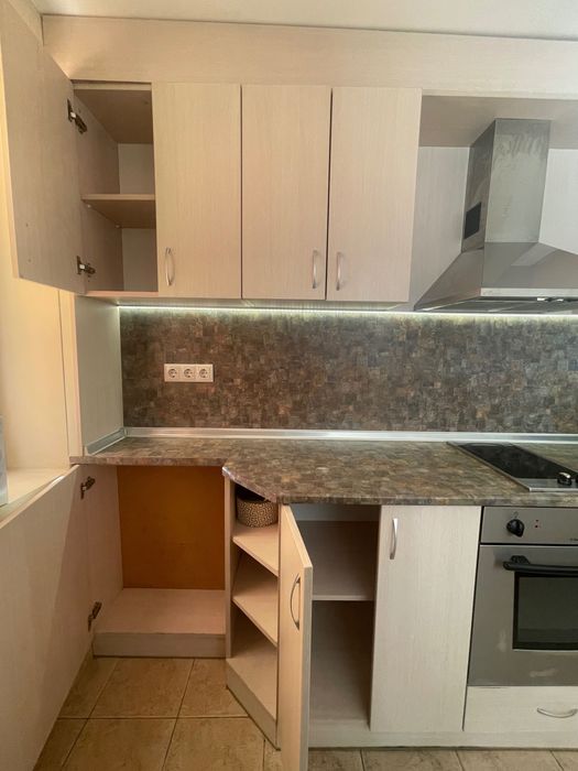 Кухня 4м с островче и уреди Electrolux – много добро състояние – Варна