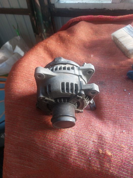 Продам генератор камри 40 2.4