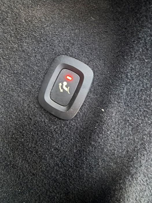 Vând Volvo XC60 2018