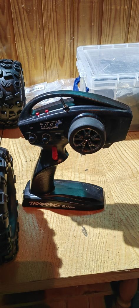 Traxxas summit 1/8