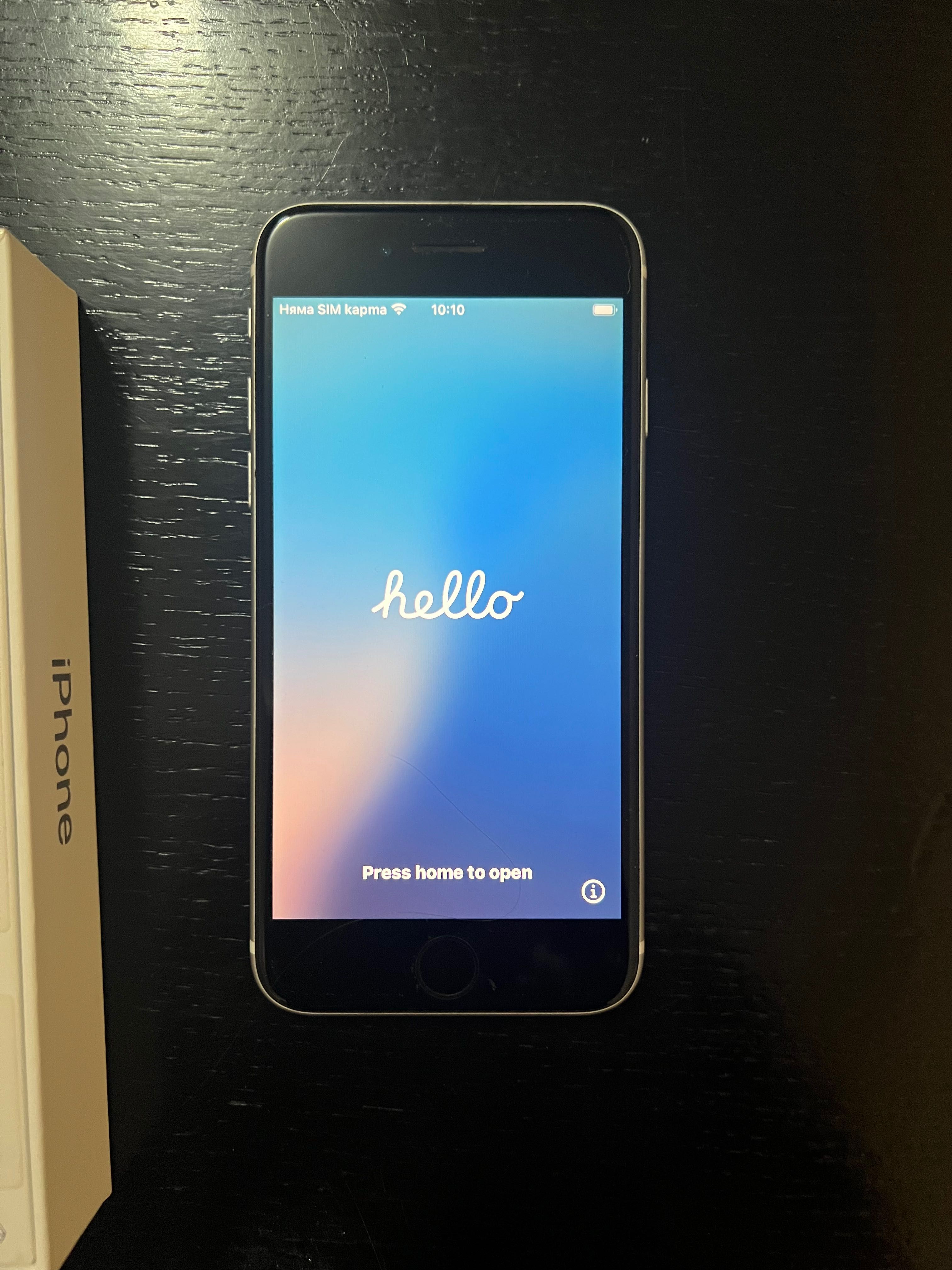 Продавам IPhone SE 2020. Телефона е като нов без никакви забележки.