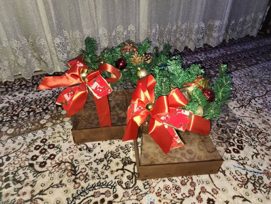 Новогодние подарочный коробка