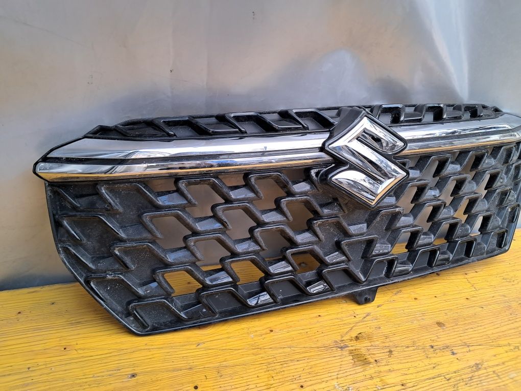 Грил решетка  Suzuki SX4 Cross