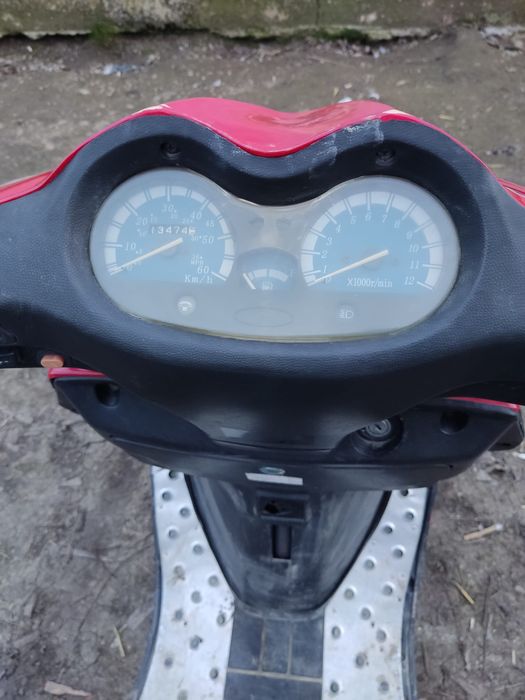 Vând scuter în stare de funcționare