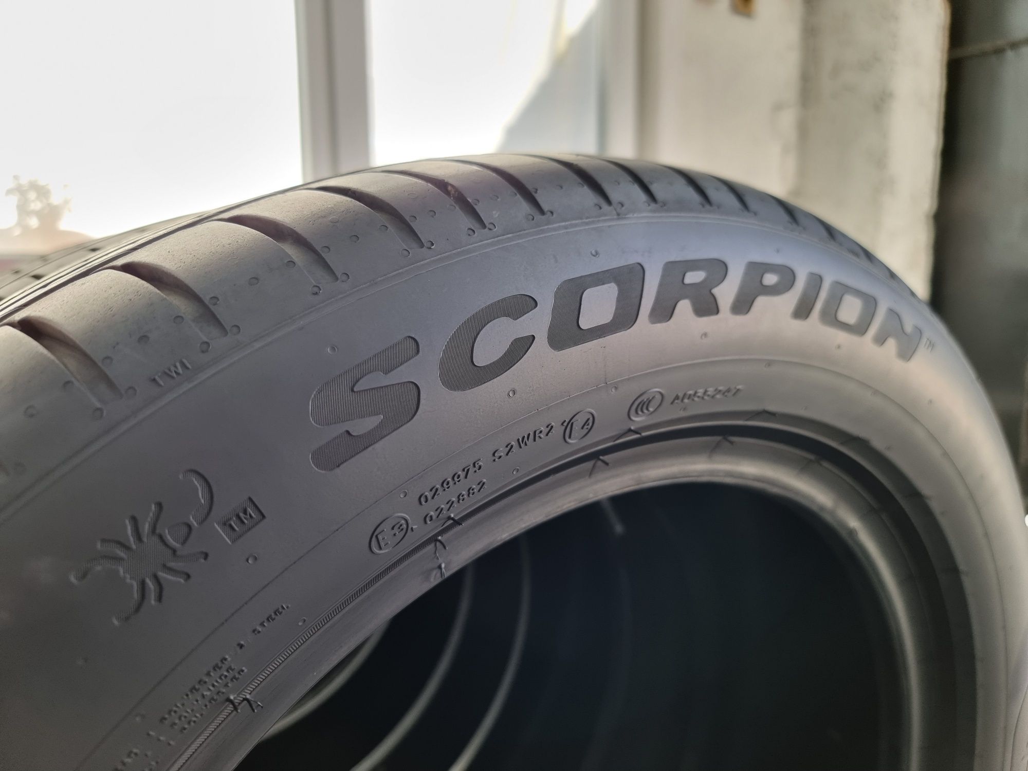 "Dot 22" 235/55/18 Pirelli 4Броя: 500лв 7мм