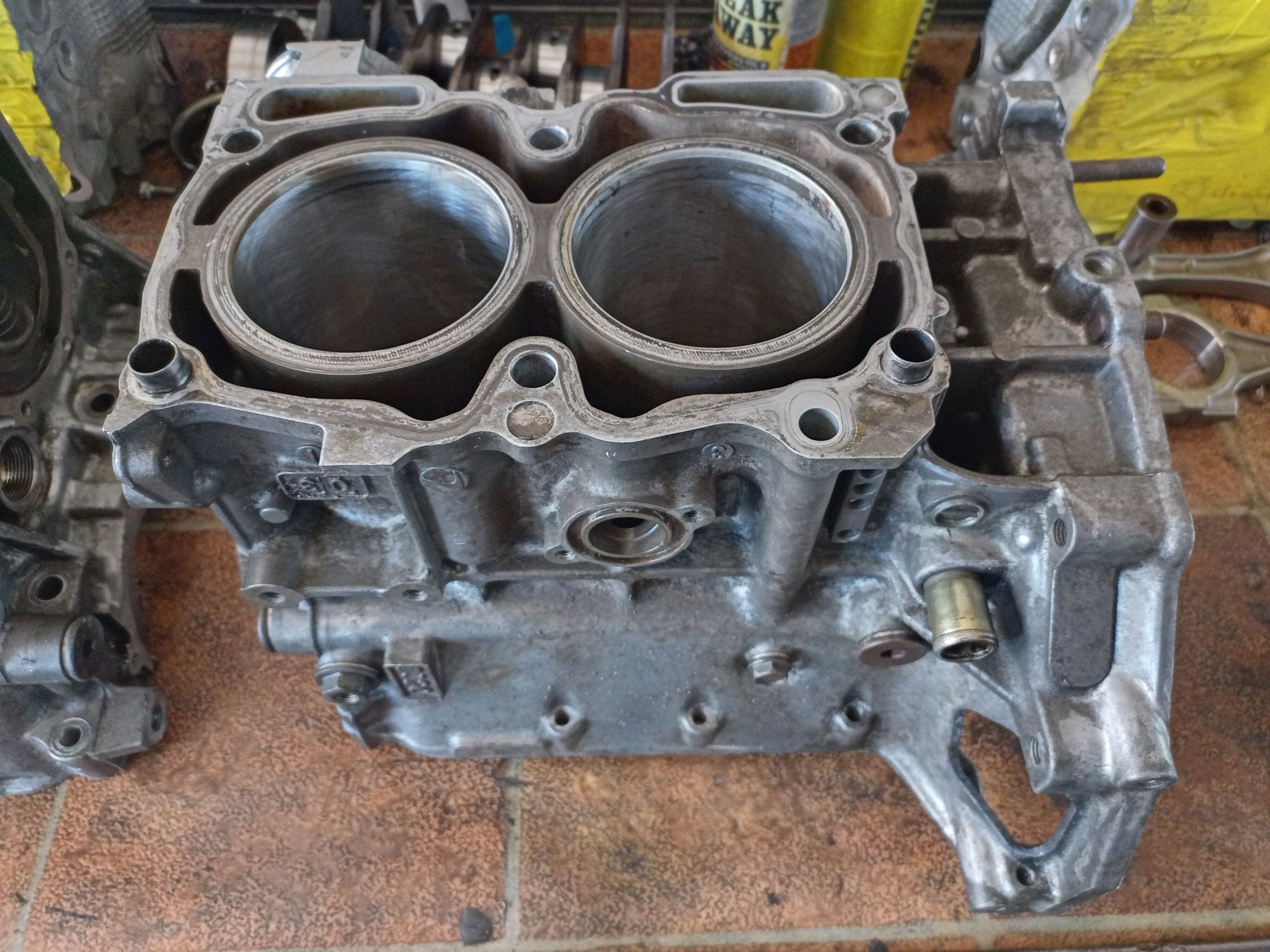Продавам На Части цял двигател Wrx EJ205 2.0T от Subaru Impreza 225к.с