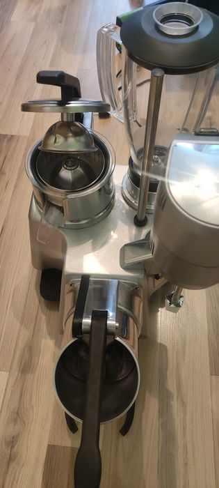 Групобар на фирма "Macap"