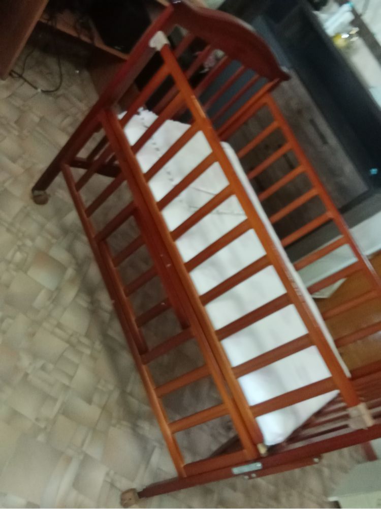 Продам детскую кровать-манежку