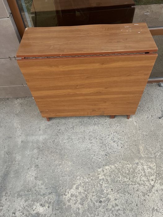 Отдам стол тумбу бесплатно