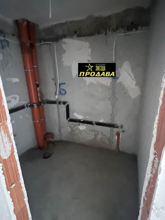 Двустаен пред акт 15 до Хаджията