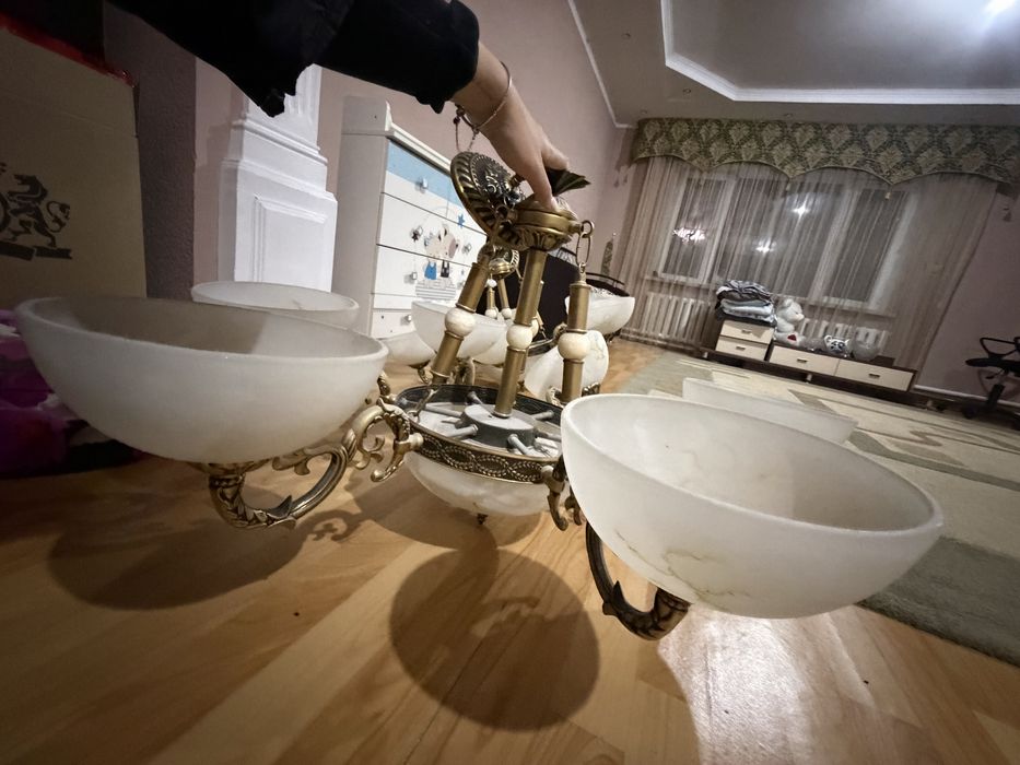 Продам люстра для зала или гостиной