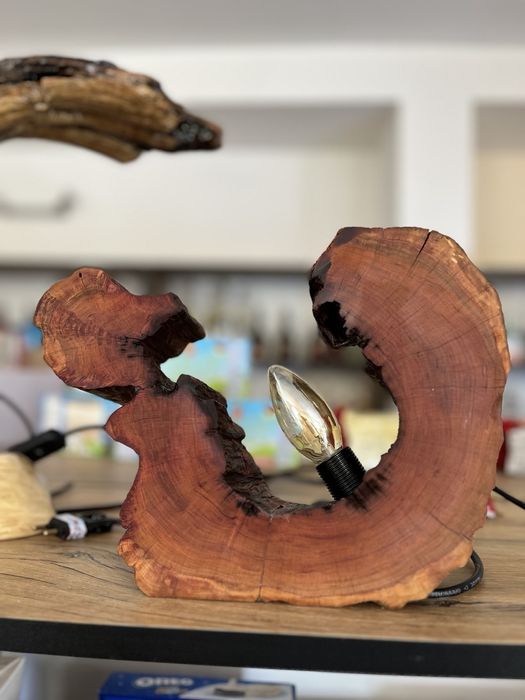 Бутикови, ръчно изработени лампи от дърво и метал. По поръчка!