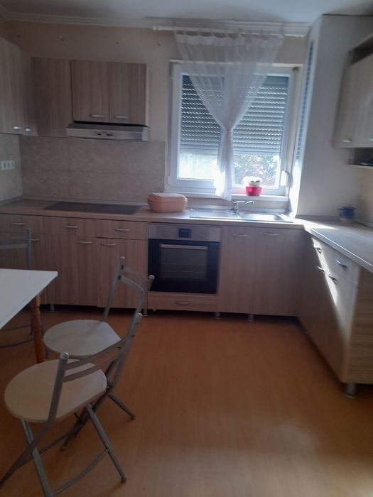 Dau in chirie apartament 3 camere Oradea-Rogerius