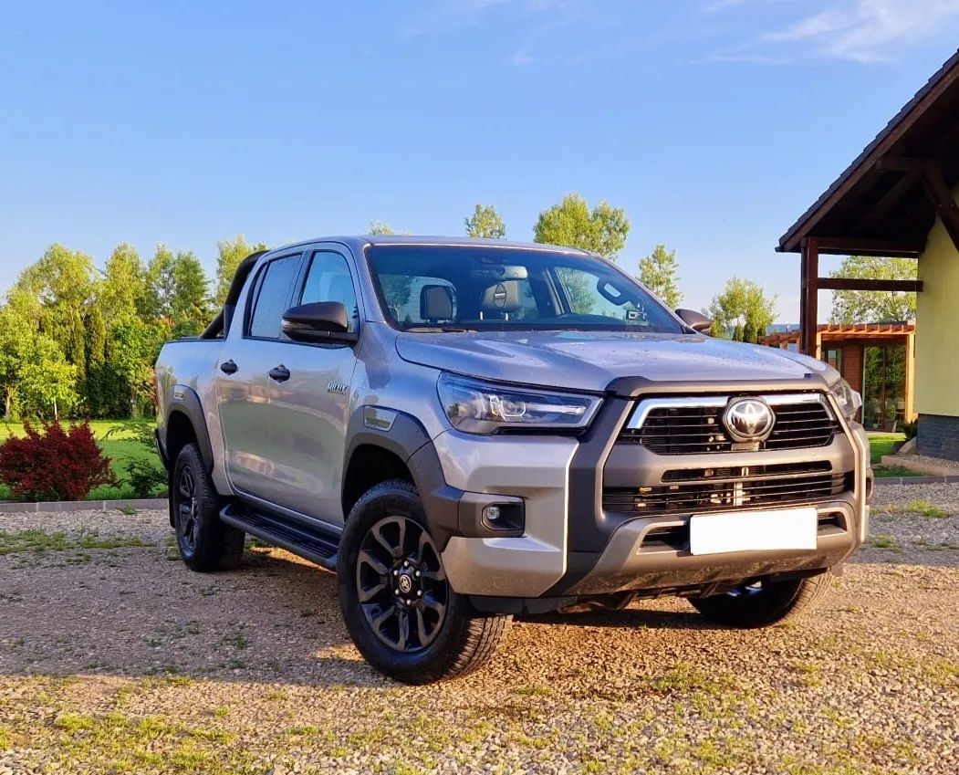 Toyota Hilux Invincible Toyota Hilux 2,8 D 204 CP