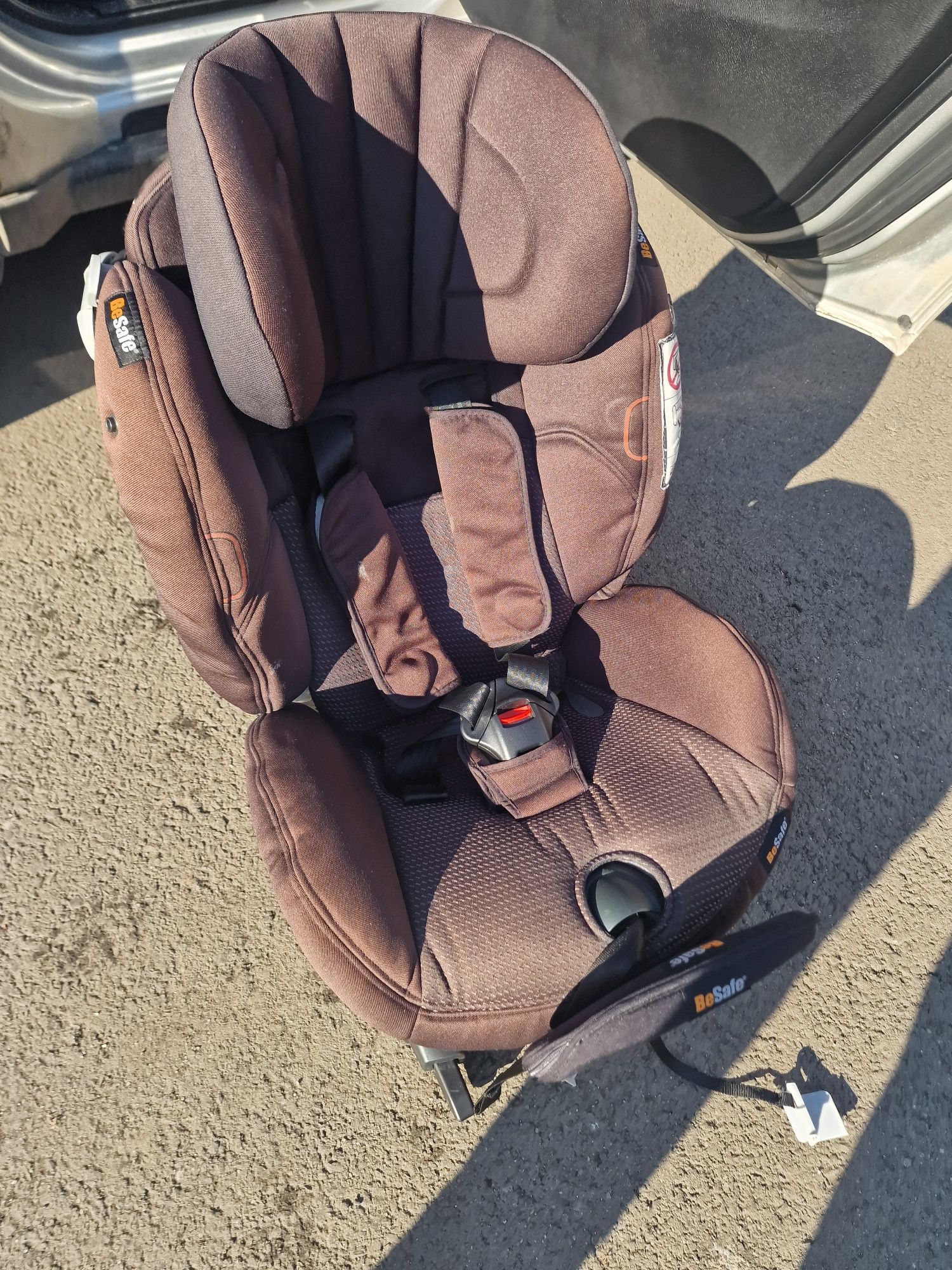 Scaun bebe BeSafe Izi Combi X4 Isofix cel mai sigur