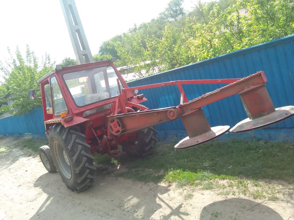 Vând tractor 640