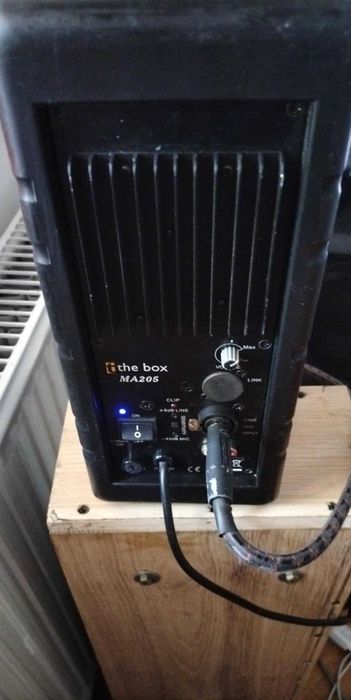 The box ma205  boxa  monitor amplifica