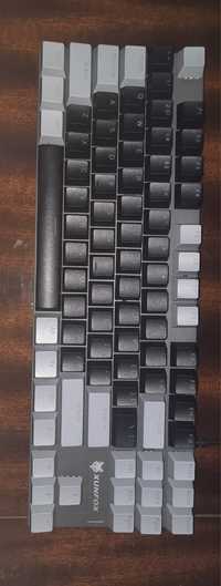 Продаётся механическая клавиатура на синих свитчах TKL формат в сост