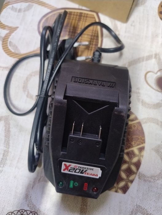 Încărcător parkside