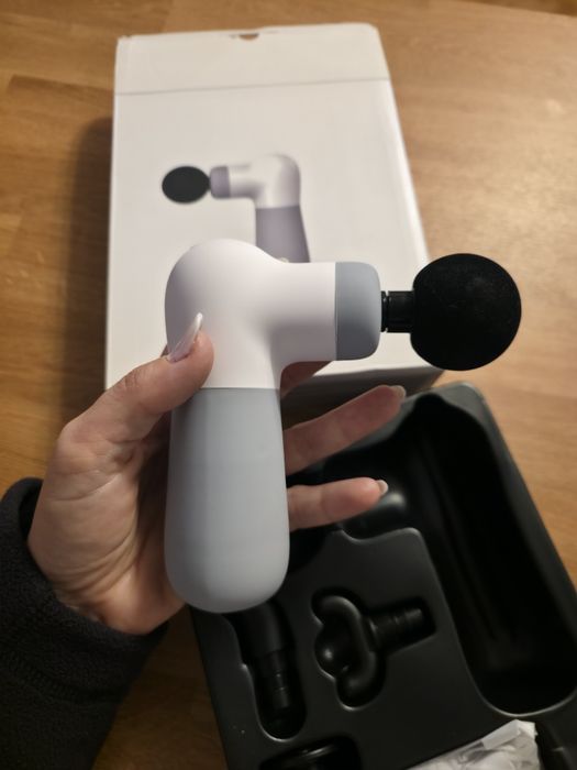 Aparat de masaj mini electric – 4 capete,, reîncărcabil