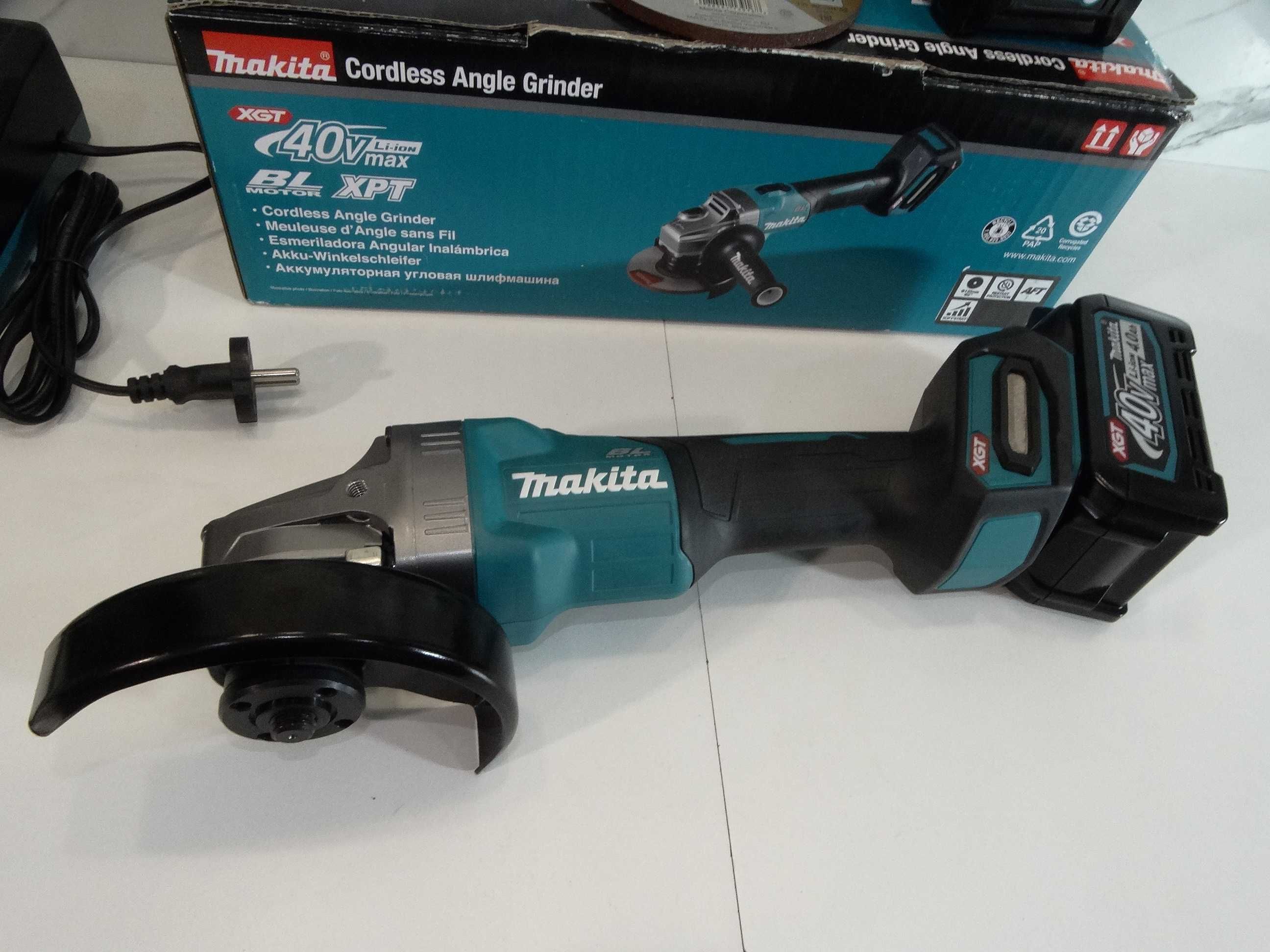 Makita GA 008 / XGT / 40 V / 2 x 4.0 Ah - Акумулаторен ъглошлайф