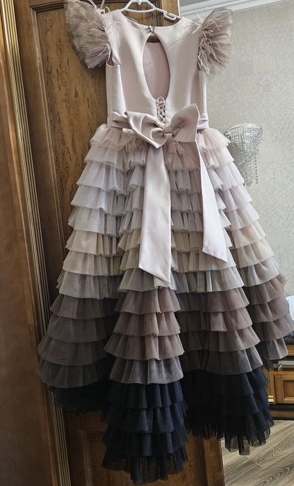 Нарядное платья для девочки