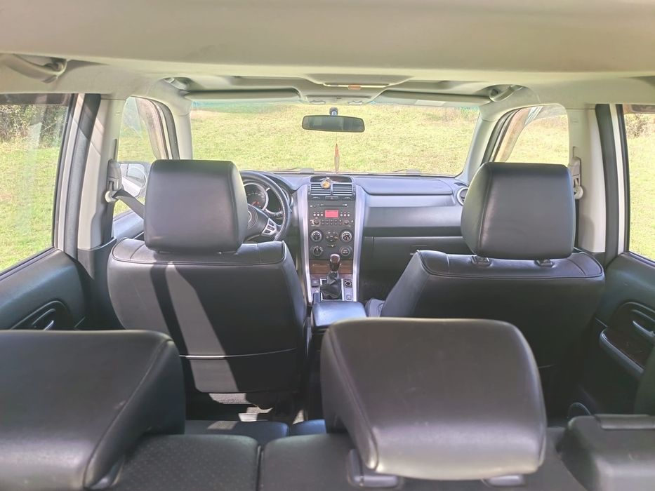 Vând suzuki Grand vitara