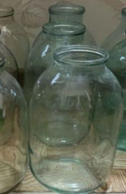 Продаются банки разные