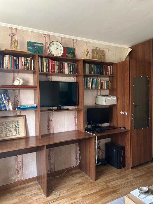 Продаю книжный шкаф