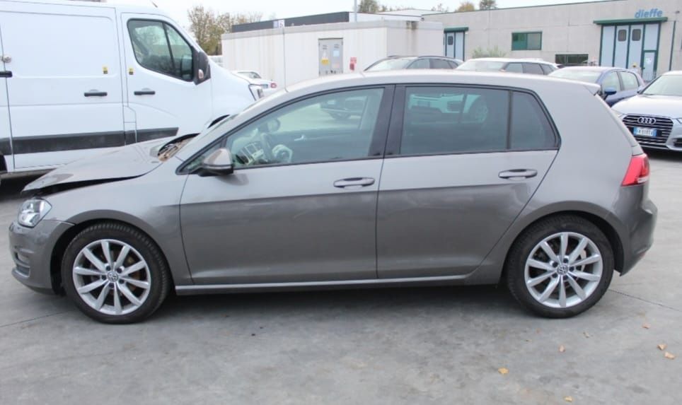 Golf 7 2 броя  2015 и 2019 facelift на части 1.6 TDI