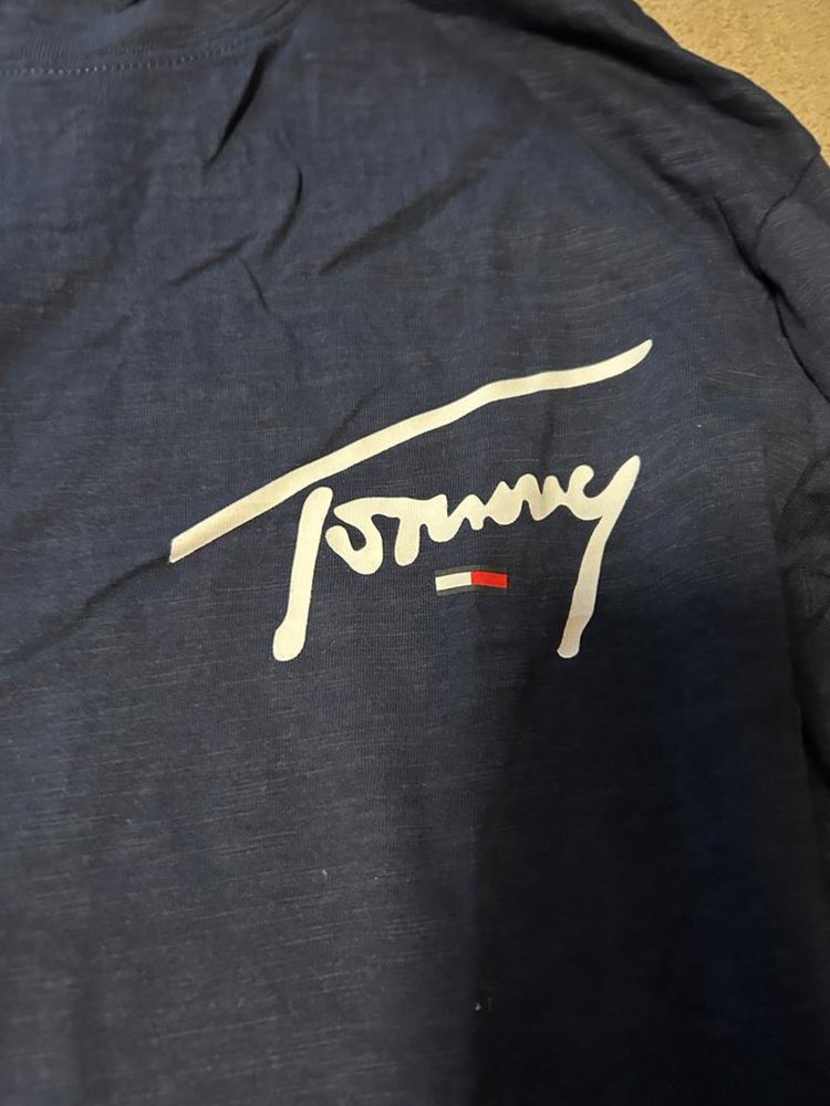 Bluza Tommy noua mărimea L