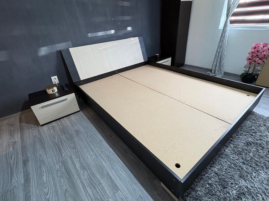 Pat de dormitor + 2 noptiere