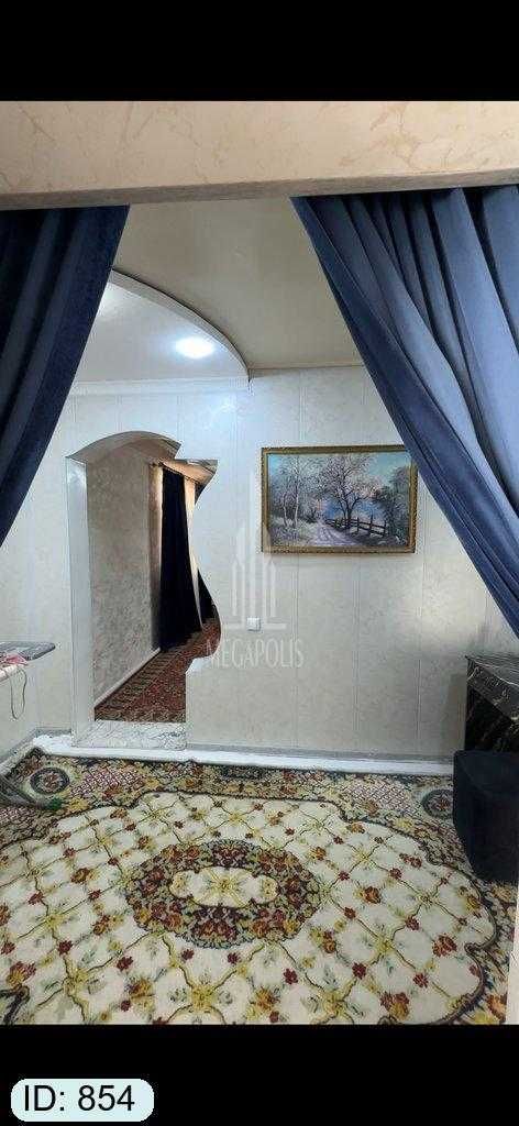 Uchastka sotiladi 22 maktab oldida 6 xonali №854