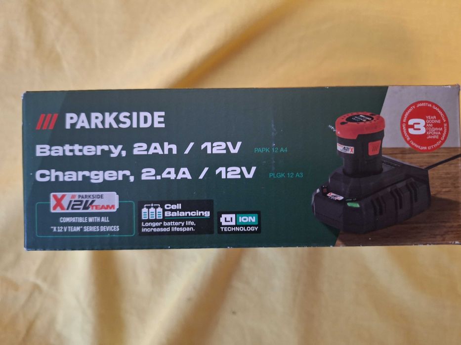Incarcator  si acumulator  pentru acum Parkside  capac  12V, 2 Ah,