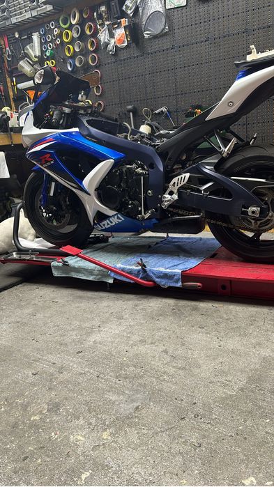 Vand suzuki gsxr 750 din anul2011