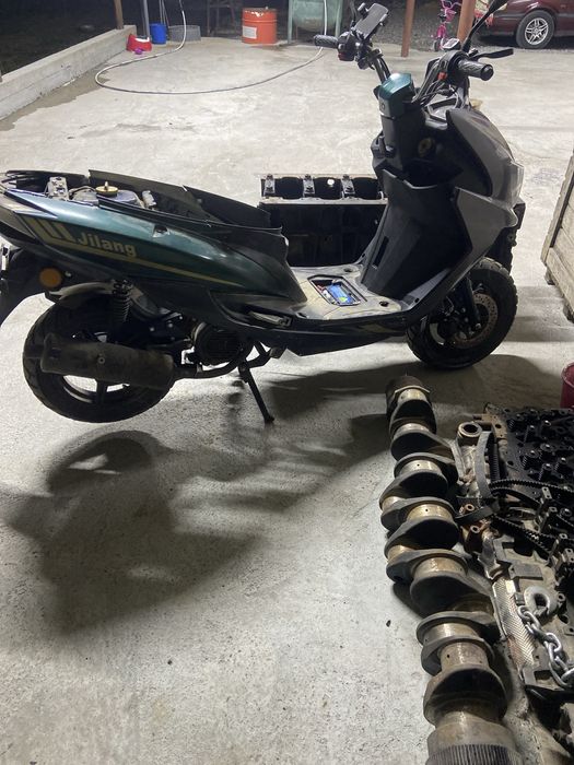 Скутер макси 180.000