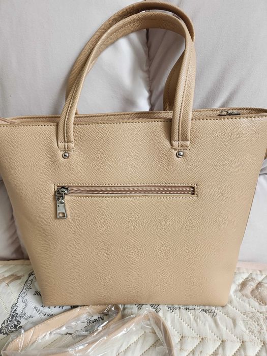Нова бежава чанта