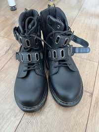 Ghete Dr.Martens, marime 38, noi