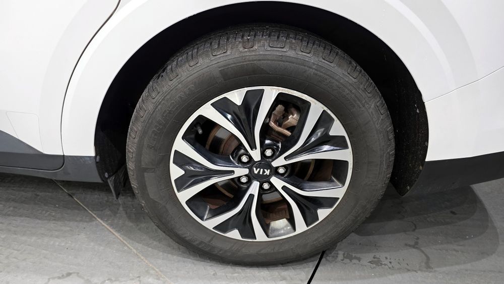 Kia Carnival 9-Seater Prestige