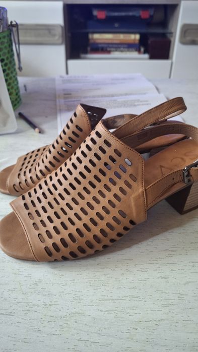 Reducere sandale piele 36,piele int/ext