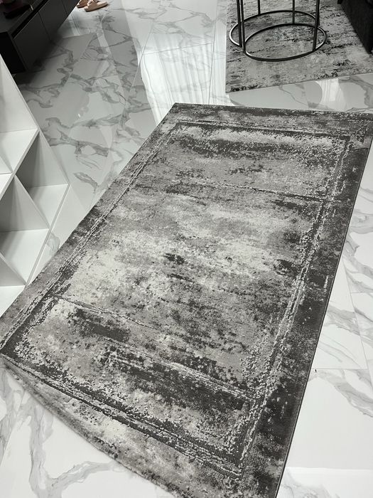 Covor gri, stil modern