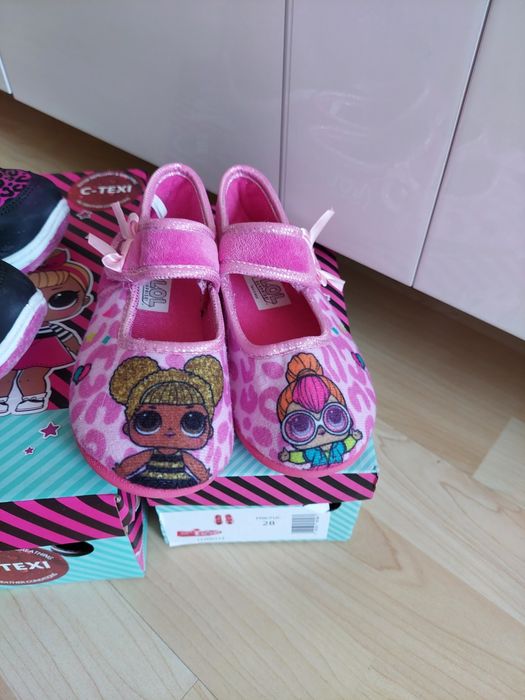 Топли боти и пантофи 28 и 29 номер