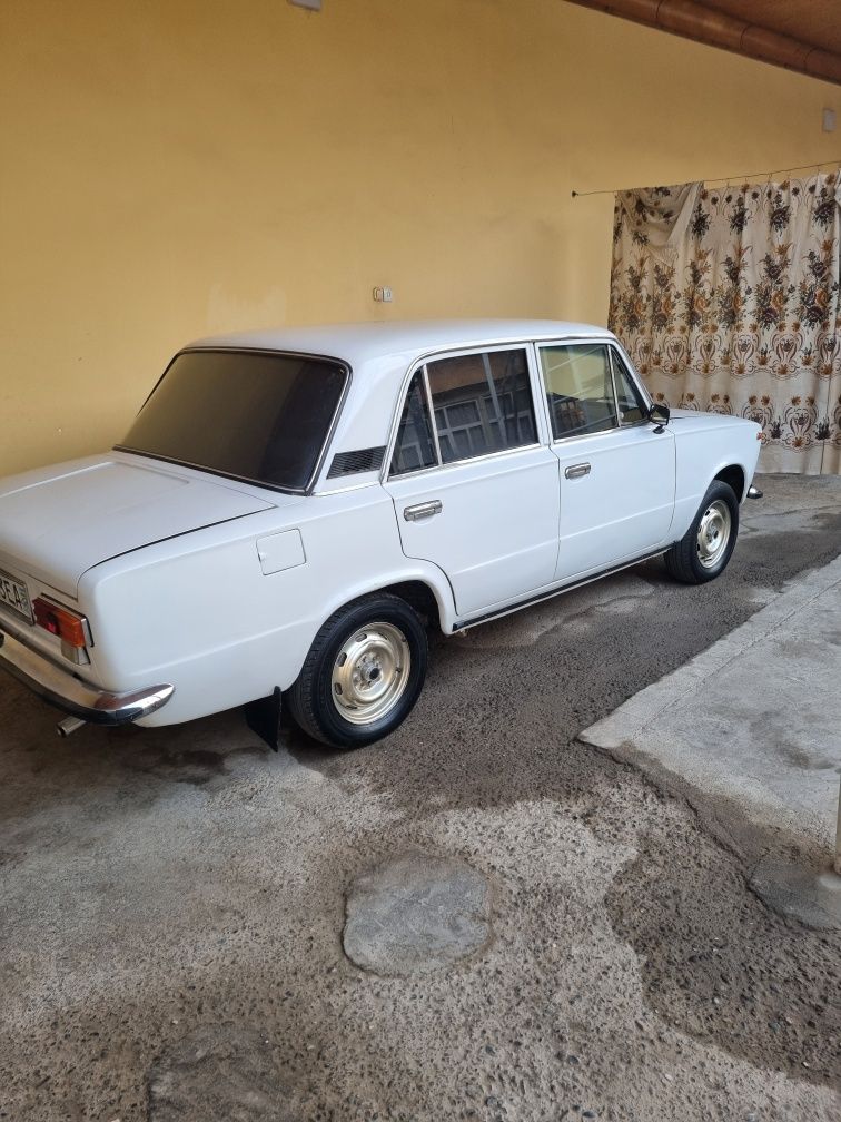 Vaz 2101 sotiladi