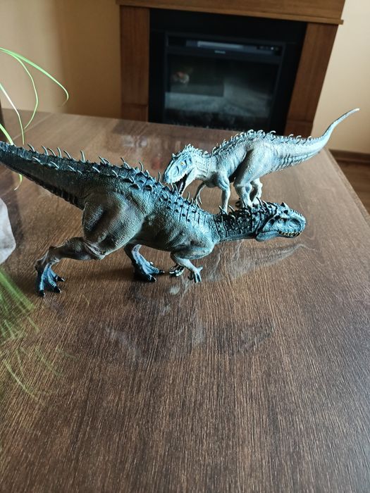 Dinozauri mari superbi