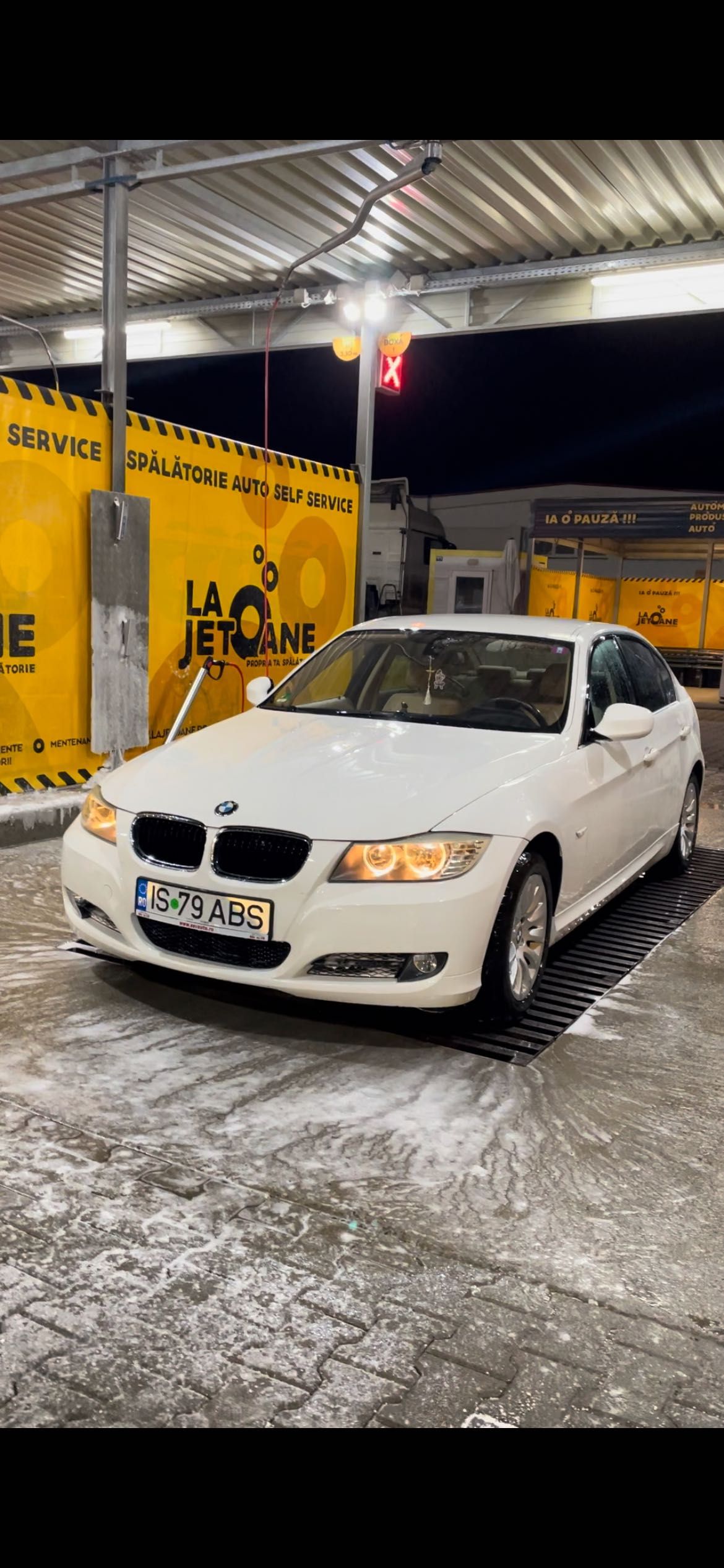 BMW E90 Facelift 2.0 Benzina 2009